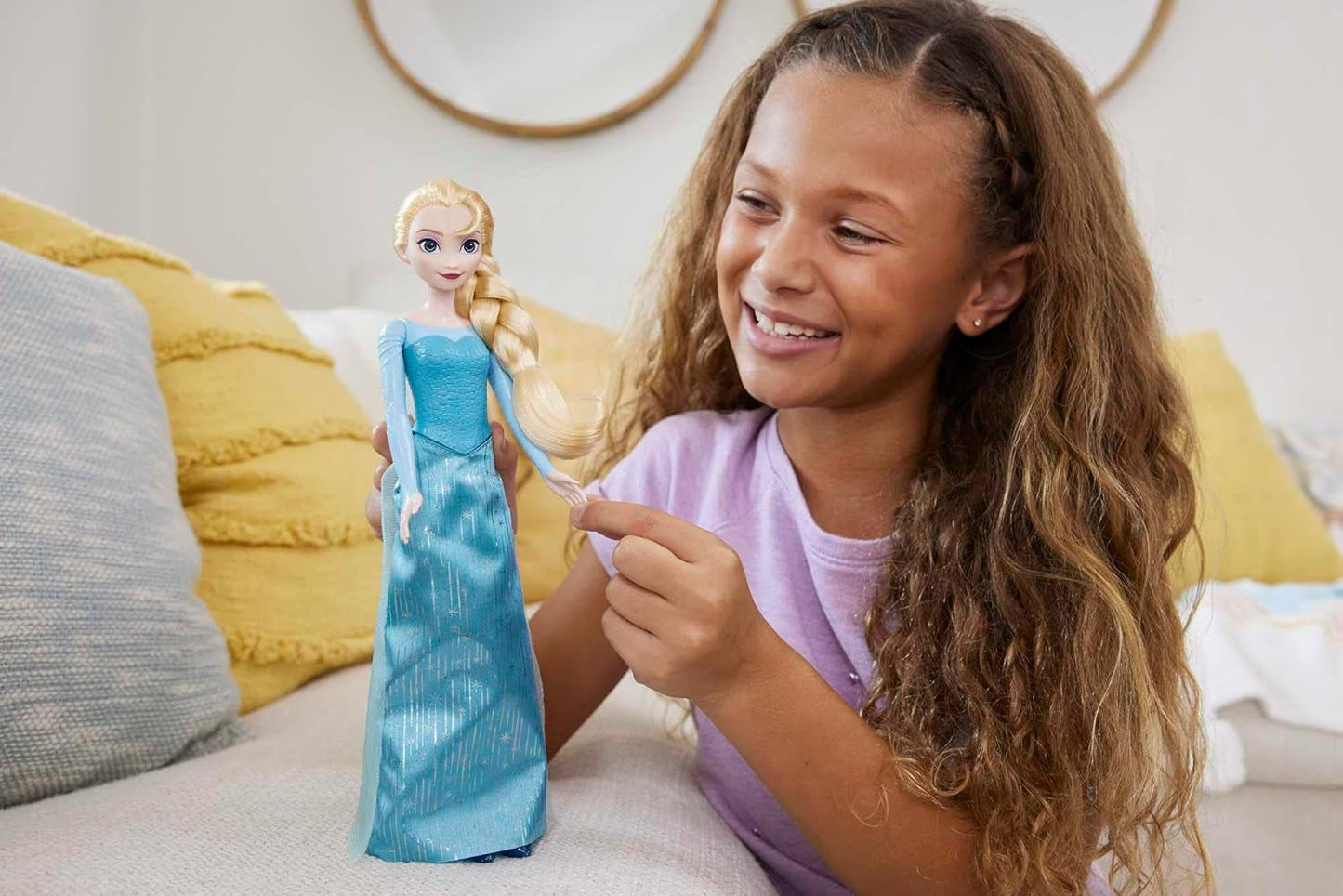 Mattel Muñeca Disney La Reina De Hielo Elsa, Muñeca La Reina De Hielo, Pelo Rubio Peinado, Muebles, Zapatos Desmontables, Regalos Disney, Juguetes 3 Años, HLW47 Naty Shop Muñecas
