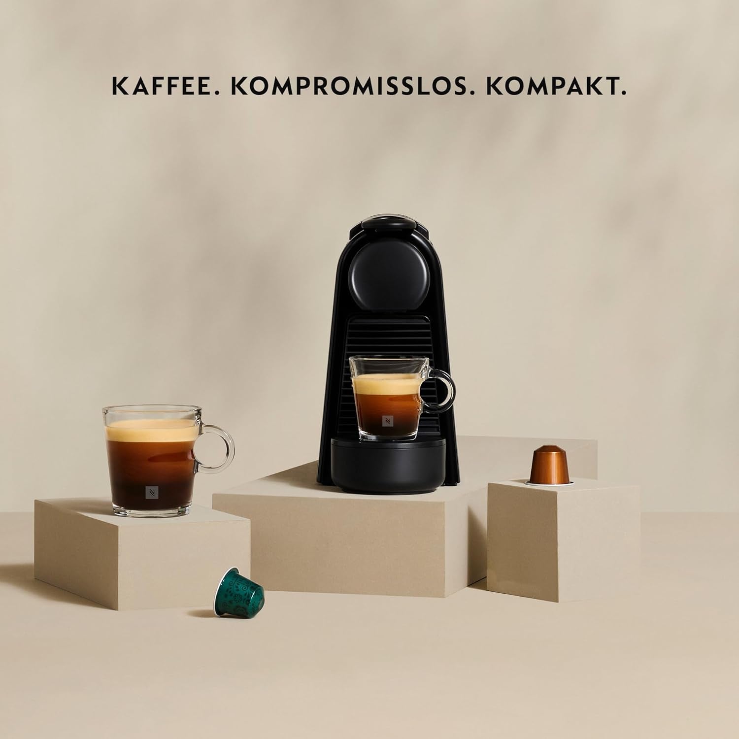 Cafetera espresso con cápsulas Nespresso De'Longhi Essenza Mini, negra | Presión de la bomba 19 bares | Depósito de agua 0,6 l | Para café expreso y pulmón | Pequeña cafetera espresso – Grandes momentos de café | EN85.B