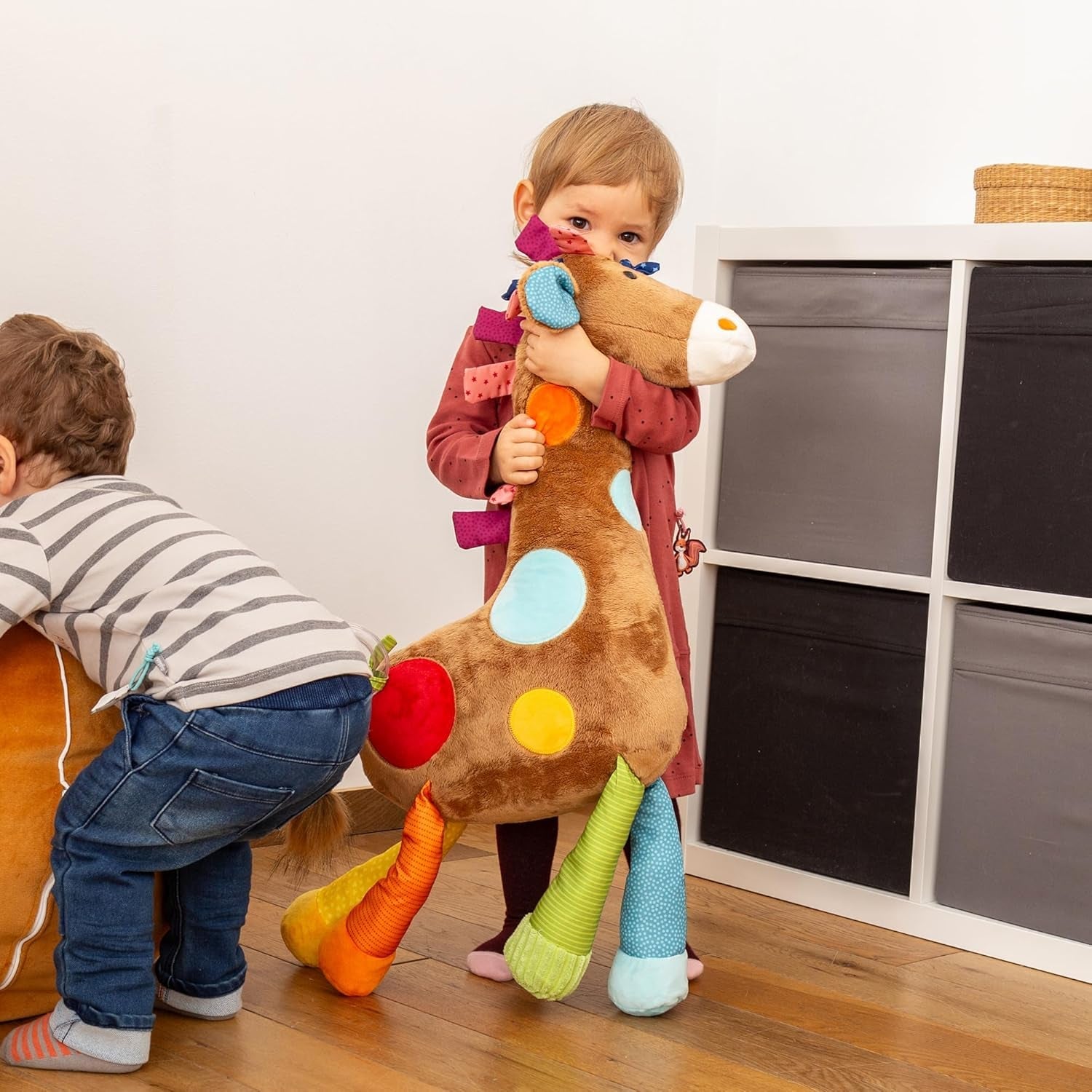 SIGIKID 42863 Jirafa XXL Juguete Bebé, Juguete Educativo PlayQ, Peluche con Mordedor, Sonajero, Espejo, Chirriante, para Bebés y Niños a Partir de 3 Meses, Multicolor/Jirafa 72cm Juguetes Bebe Naty Shop