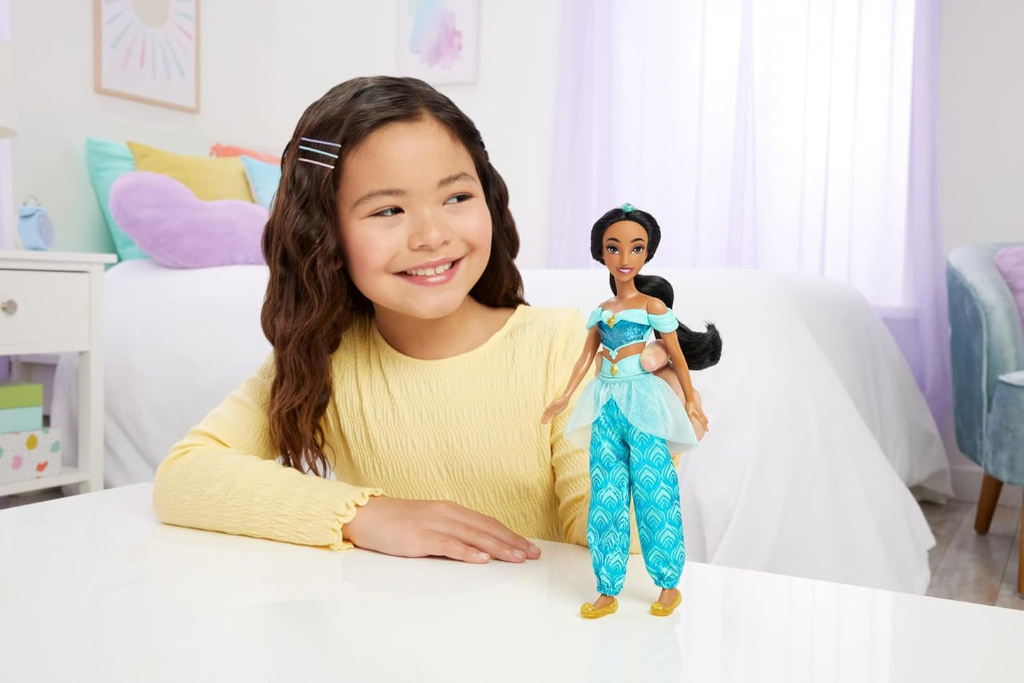 Mattel Disney Princess Toy Jasmine Muñeca articulada de moda con ropa y accesorios brillantes Regalo inspirado en la película de Disney para niños HLW12