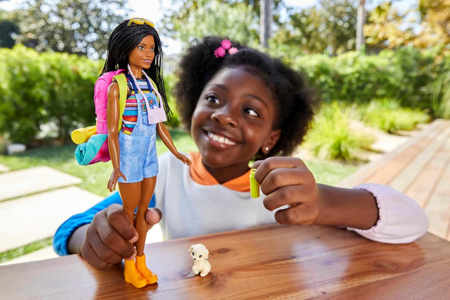 ¡Muñeca Barbie HDF74 en paquete doble! Muñeca Brooklyn Camping (Morena con coletas trenzadas, aprox. 29 cm) con cachorro, mochila, saco de dormir, 10 accesorios de camping, regalo para niños a partir de 3 años