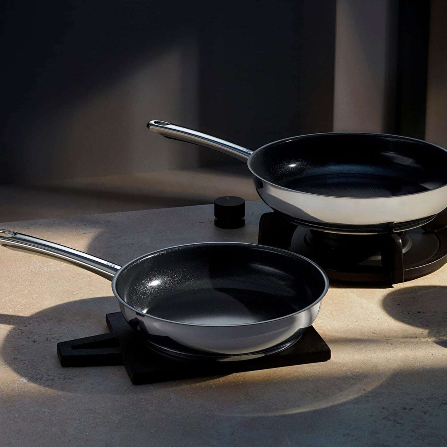 Juego de sartenes WMF Devil 2 piezas, sartén inducción 24, 28 cm, acero inoxidable Cromargan, revestimiento cerámico, apta para horno Ollas y Sartenes Naty Shop