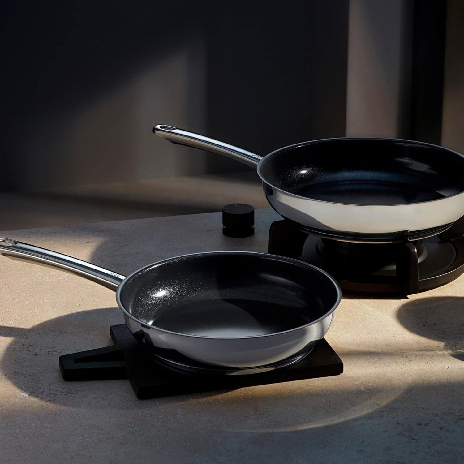Juego de sartenes WMF Devil 2 piezas, sartén inducción 24, 28 cm, acero inoxidable Cromargan, revestimiento cerámico, apta para horno Ollas y Sartenes Naty Shop