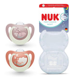 Chupete nocturno para bebés NUK First Choice | 6-18 meses | Chupetes de ortodoncia que brillan en la oscuridad | Calma al 99% de los bebés** | Conejo/Oveja | Paquete 0-2