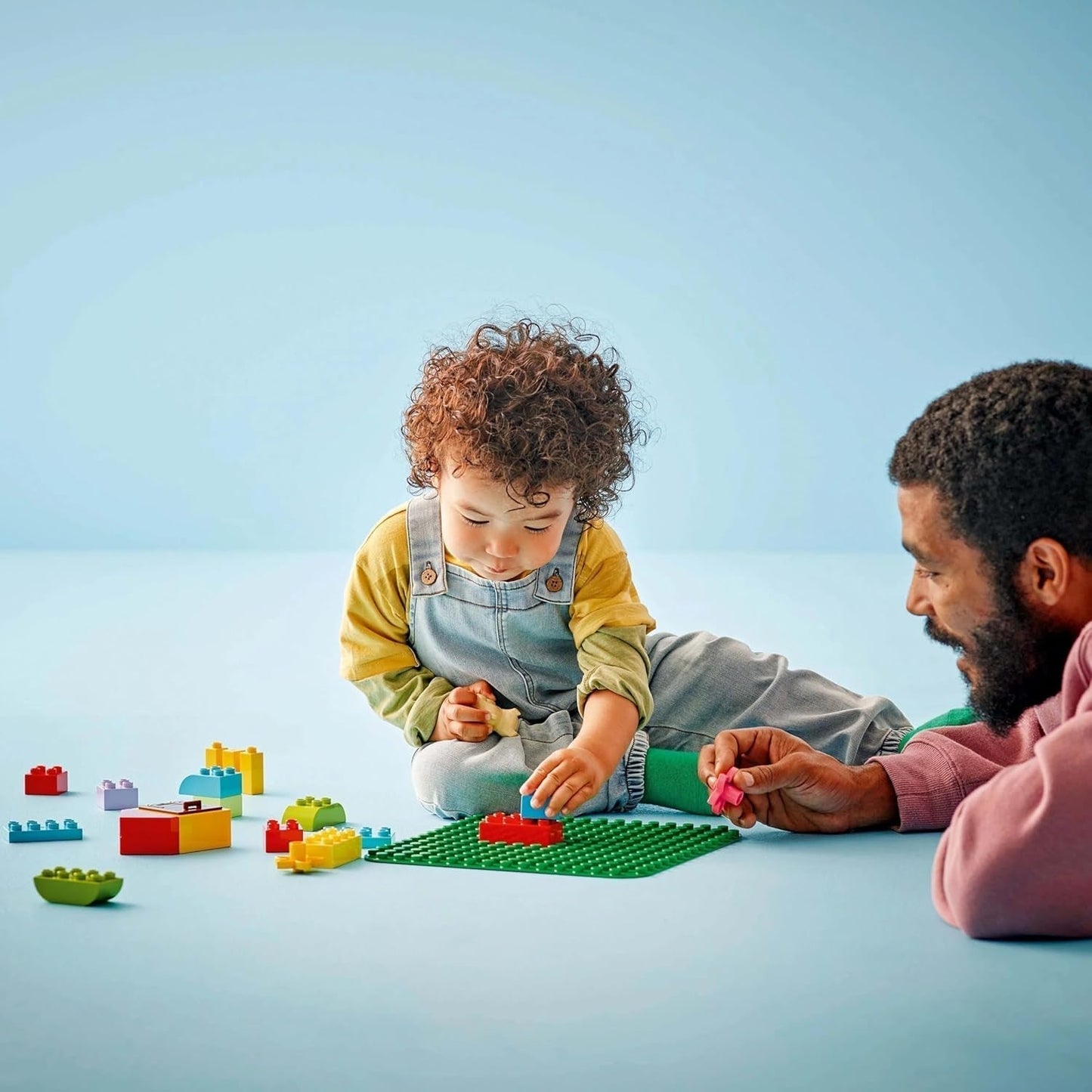 Tablero de construcción LEGO DUPLO en verde, Juguete de construcción para niños pequeños a partir de 18 meses, Para exponer modelos, Permite a los niños en edad preescolar construir de forma creativa y jugar con imaginación, Juguete educativo 10460 Juegos de construcción Besuche den LEGO-Store