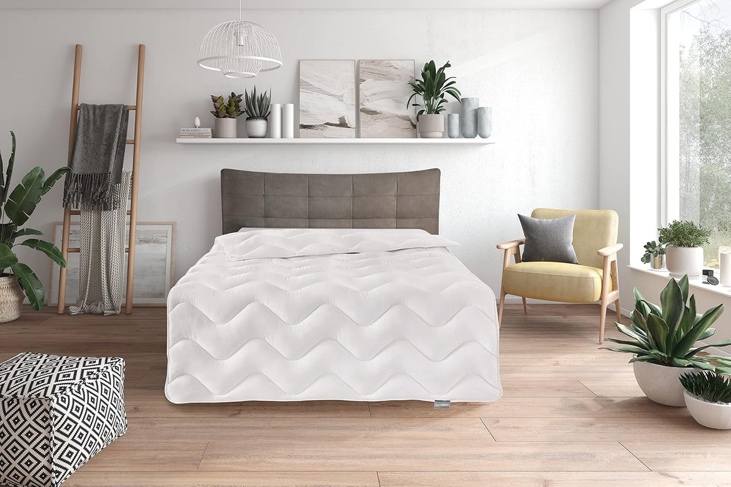 Manta básica Traumnacht 4 estaciones, Para todas las estaciones, Con cómoda y suave funda de microfibra de 135 X 200 Cm, Blanco, Certificado Oeko Tex, Desarrollada en Alemania Edredones y edredones Naty Shop