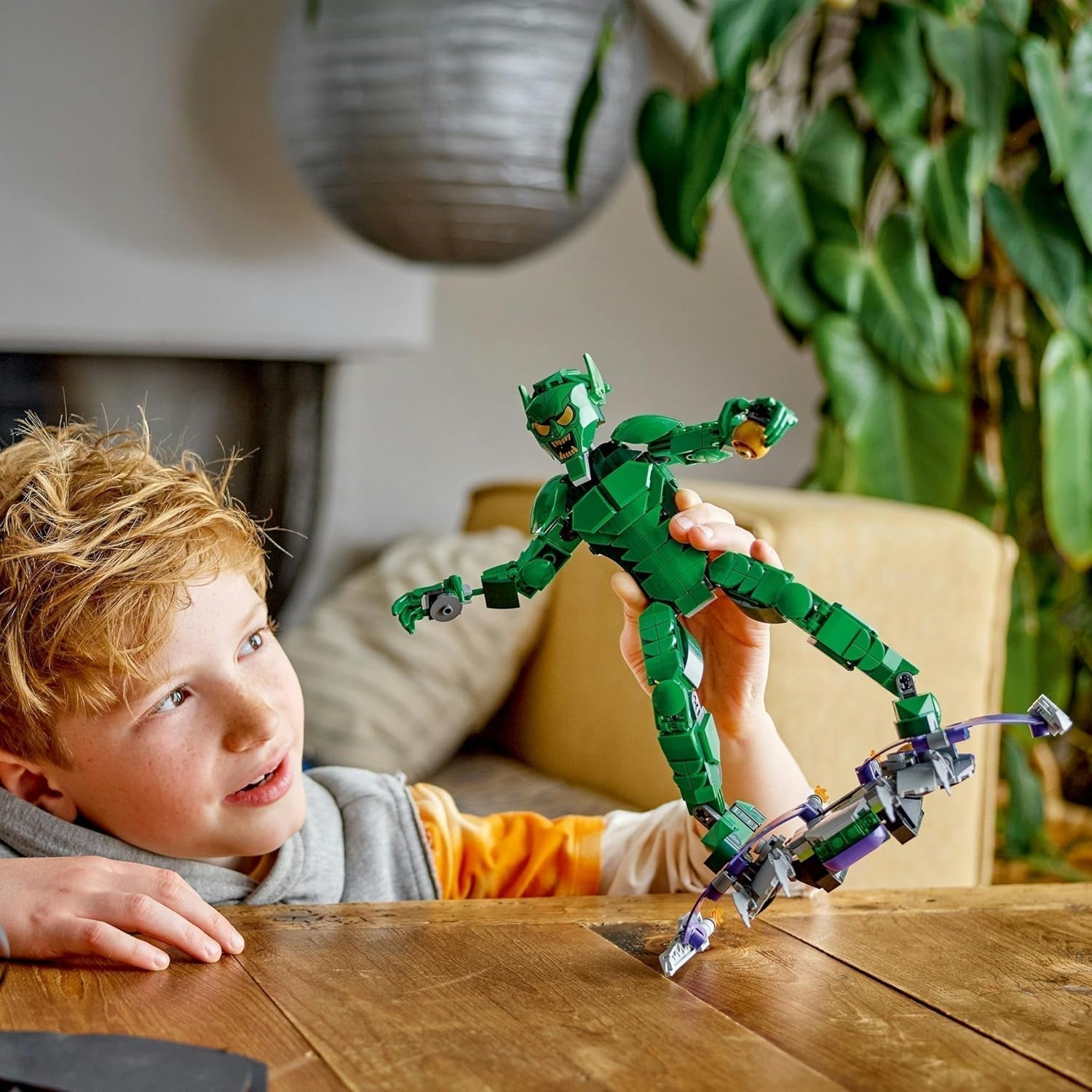 LEGO Marvel Figura de Construcción del Duende Verde, Supervillano, Juguete de Construcción Móvil para Niños a partir de 8 años, Niños y Niñas, Set del Universo Spider-Man con Deslizadores y Bombas de Calabaza, Idea de Regalo de Superhéroe 76284 Juegos de Construcción Besuche den LEGO-Store