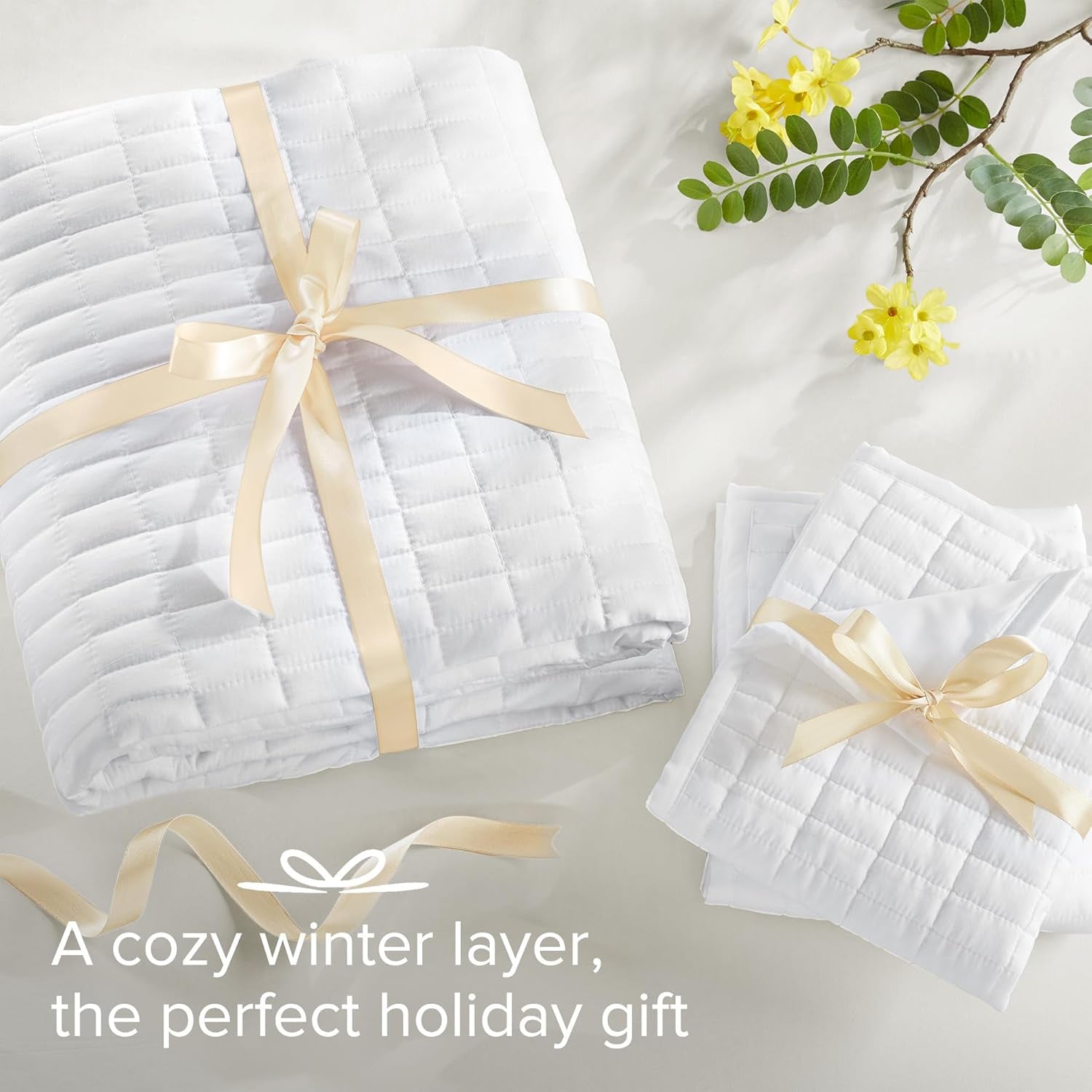 Comfort Spaces Juego de edredón Kienna, manta de verano de doble puntada, ropa de cama ligera y suave para todo el año, funda de almohada a juego, manta tamaño king blanca (264,2 x 228,6 cm) Naty Shop Edredones y edredones