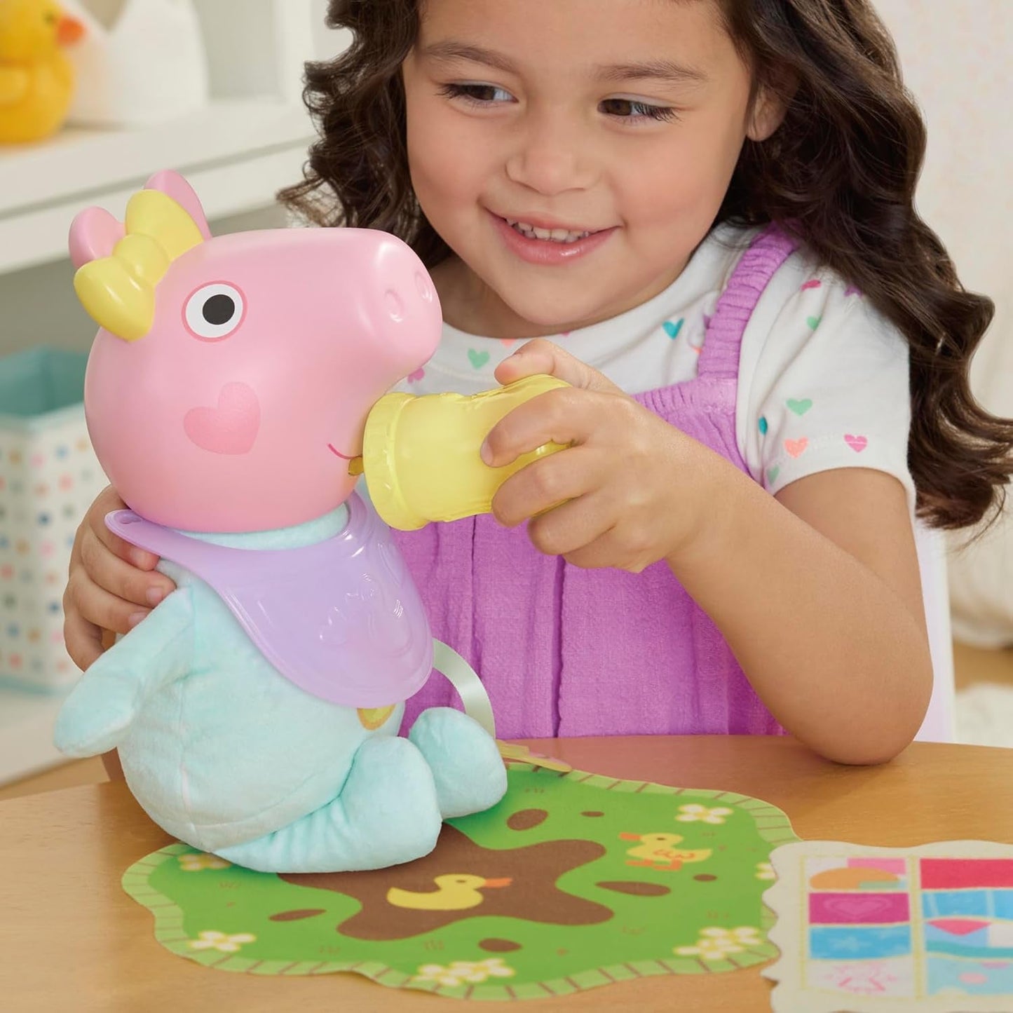Peppa Pig Muñeca Interactiva Evie de 28 cm con 20 sonidos y muchas funciones, set de juguetes para niños a partir de 3 años