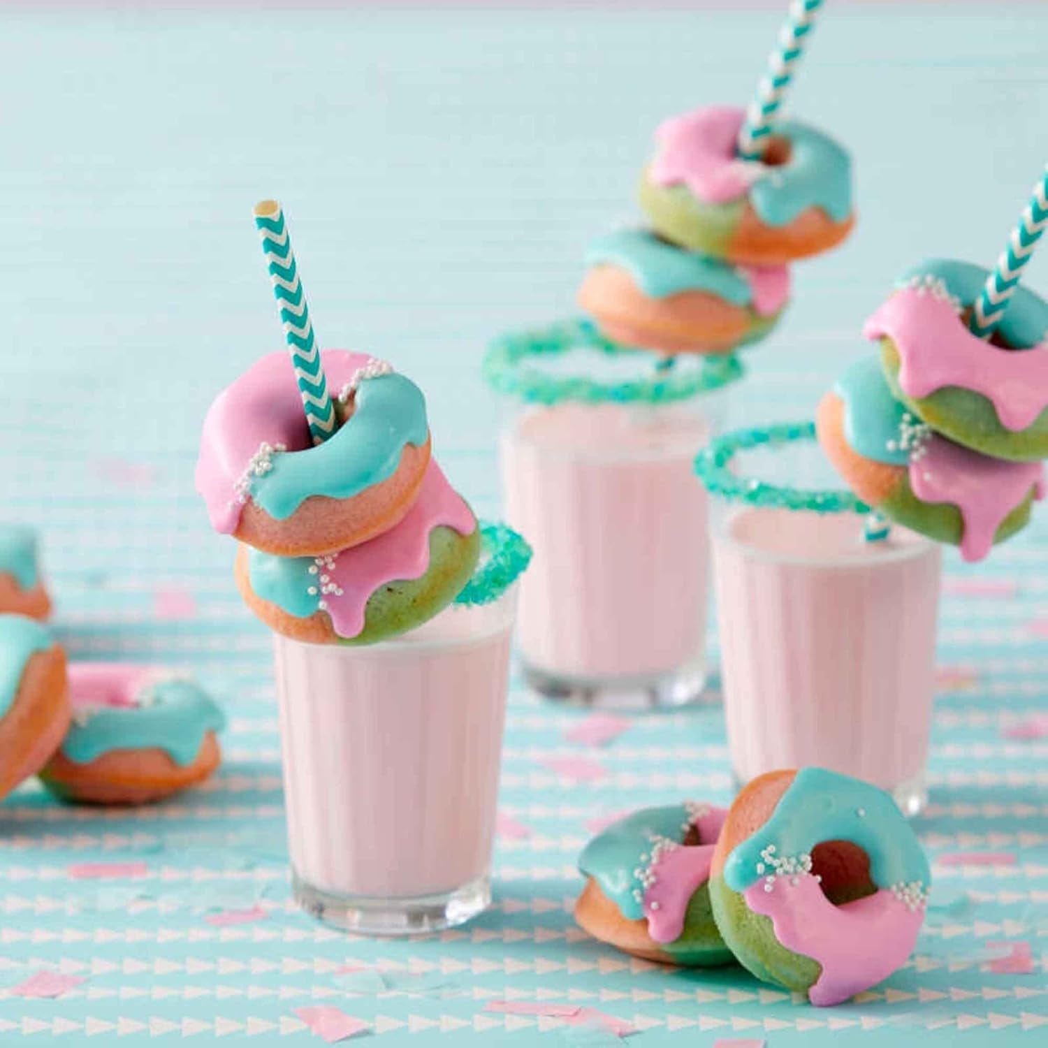 Wilton Donut-Backform Mit 12 Mulden Donutform, Hochwertige Donut Backform Mit Antihaftbeschichtung Für 12 Mini-Donuts, Spülmaschinenfest Moldes y bandejas para hornear Naty Shop