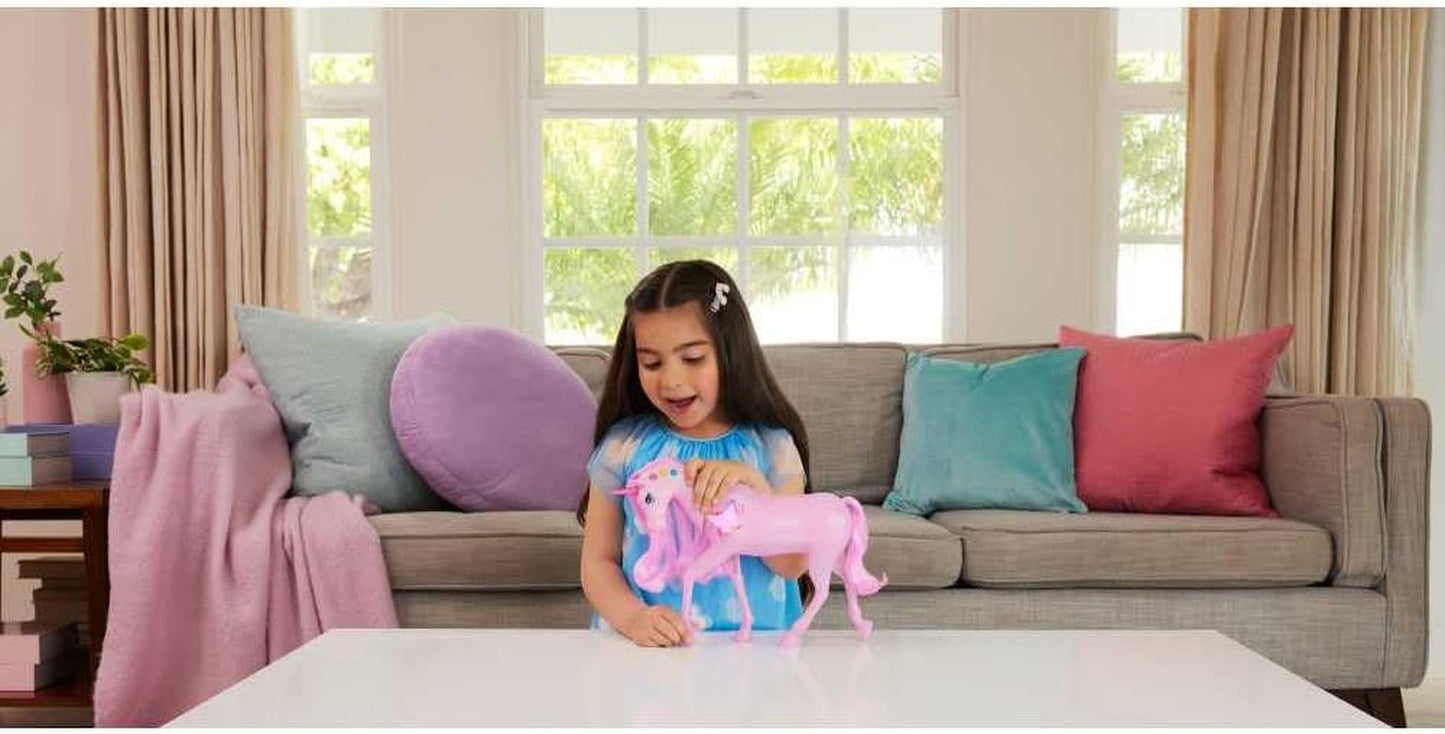 Barbie unicornio que brilla en la oscuridad con 20 combinaciones interactivas de efectos de luz, sonido y música para jugar con presionar un botón y acariciar la cabeza, JCP78