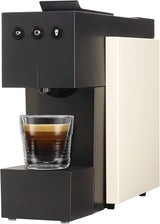 Cafetera espresso con cápsulas K-FEE SQUARE para café, té y cacao | Café expreso compacto | Calentamiento rápido | Depósito de agua de 0,8 litros | 19 barras | negro piano