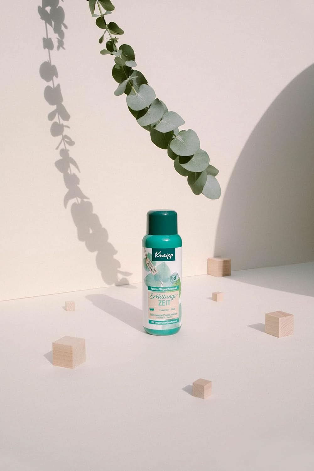 Kneipp Aroma Foam Bath Cold Season, aditivo para el baño con aceites esenciales naturales de eucalipto y menta, 400 ml Ducha y baño Naty Shop