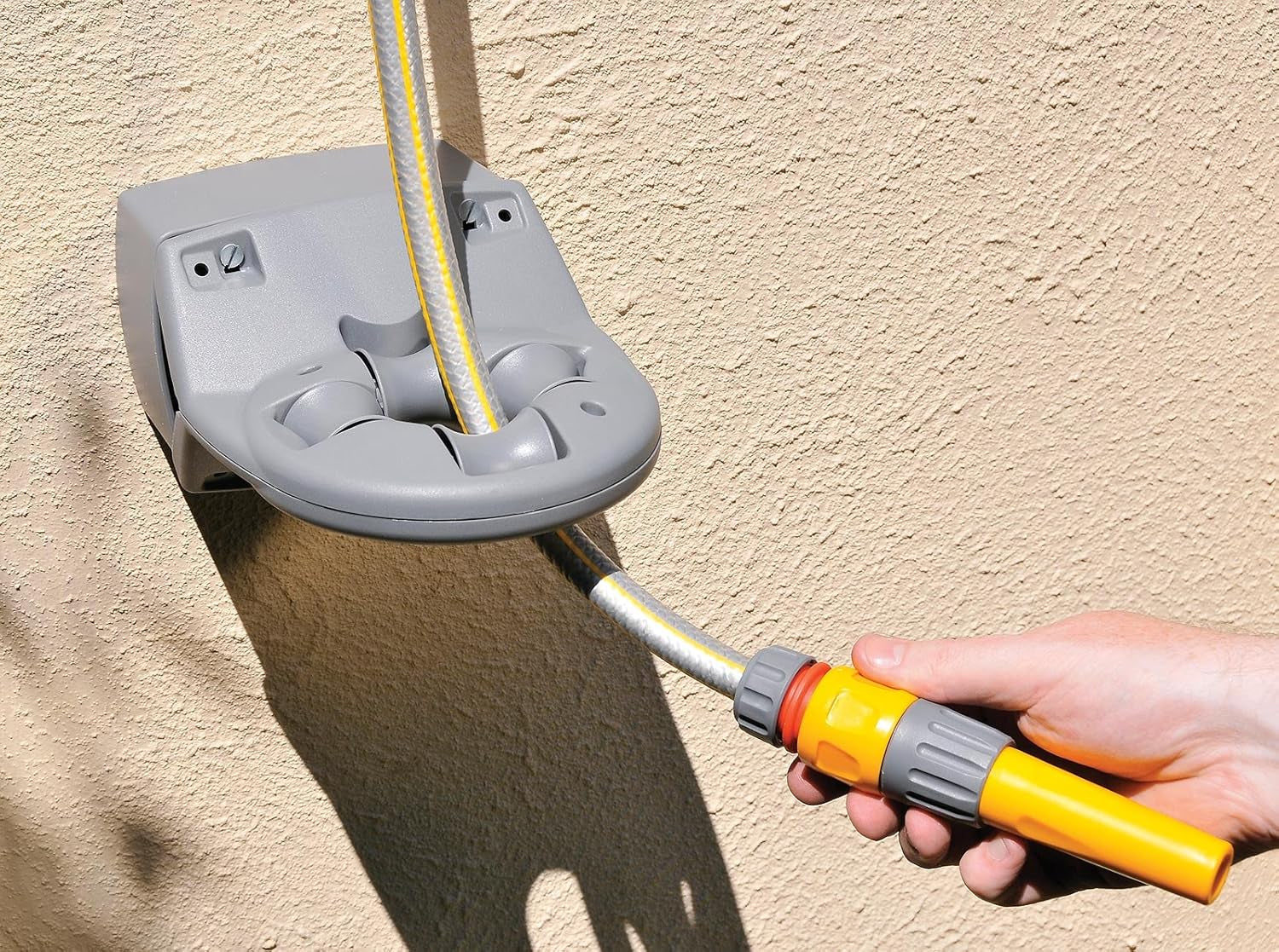 Caja de manguera Hozelock Fast Reel para montaje en pared con manguera de 40 m