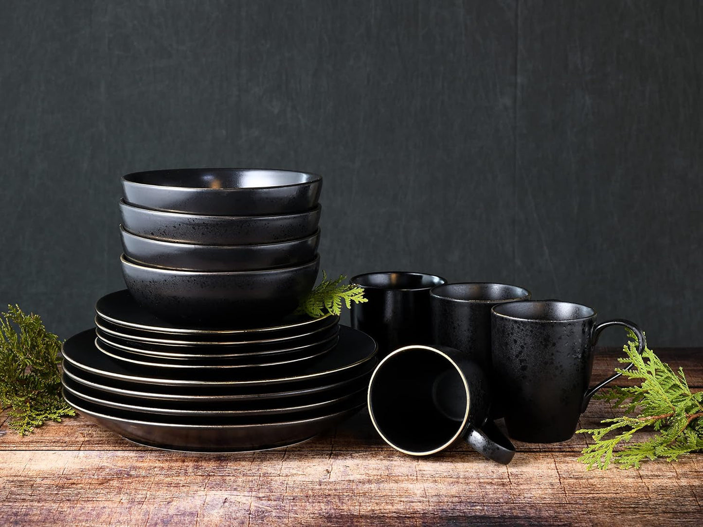 CreaTable, 22699, serie Industrial Gold BLACK, juego de vajilla de 16 piezas para 4, servicio combinado de porcelana, apto para lavavajillas y microondas, fabricación de calidad