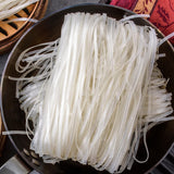 Fideos de arroz - tailandeses, fideos de arroz de 10 mm de ancho, hechos con harina de arroz, rectos - 1 x 400 g (paquete de 3)