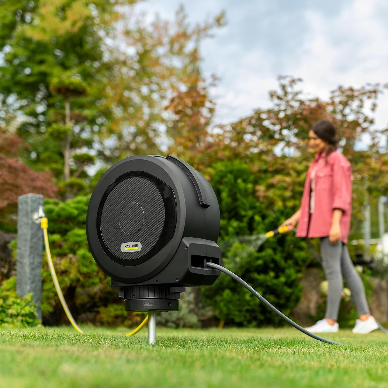 Caja de mangueras automática Kärcher HBX 5,35: manguera de 35 m, manguera de conexión: 1,5 m; Retracción automática de la manguera, cómoda y flexible, negra.