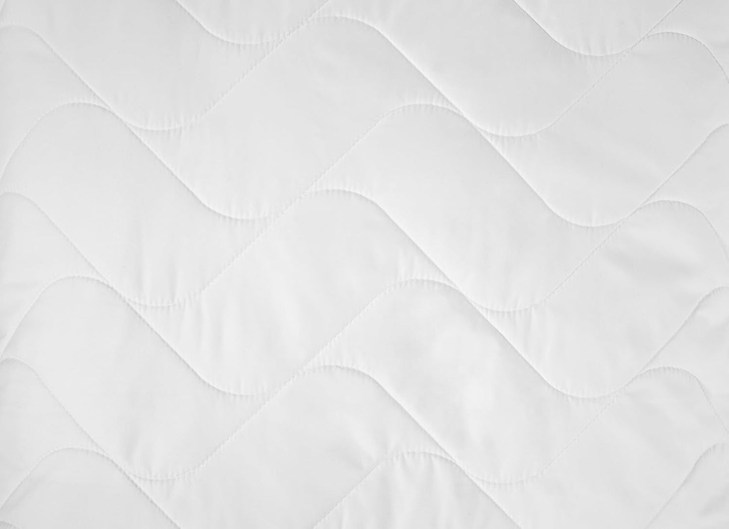 Almohada Traumnacht Topcool, Con fibras funcionales transpirables, 80 X 80 cm, Certificado Oeko-Tex, Producida de acuerdo con el estándar de calidad alemán Almohadas estándar Naty Shop