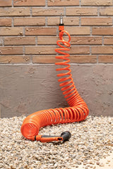 BLACK+DECKER Manguera en espiral 15M - Manguera de jardín que incluye rociador de jardín y accesorios de 1/2" - Plástico - Naranja/Negro