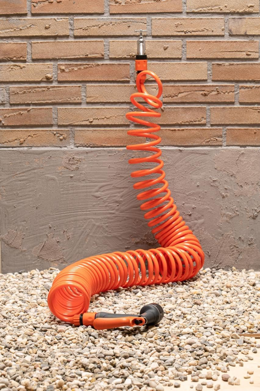 BLACK+DECKER Manguera en espiral 15M - Manguera de jardín que incluye rociador de jardín y accesorios de 1/2" - Plástico - Naranja/Negro