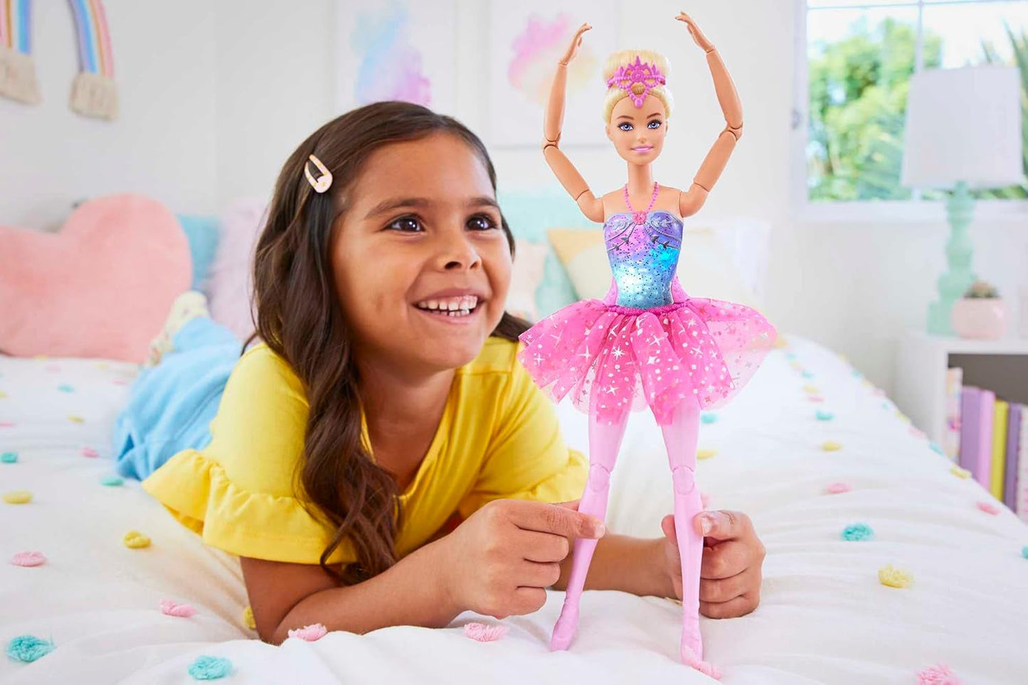 Barbie Dreamtopia Muñeca Bailarina Magic Light con Tutú Rosa y Cabello Rubio, 5 Efectos de Luz y Sonido, Barbie Móvil, A Partir de 3 Años, HLC25 Naty Shop Muñecas