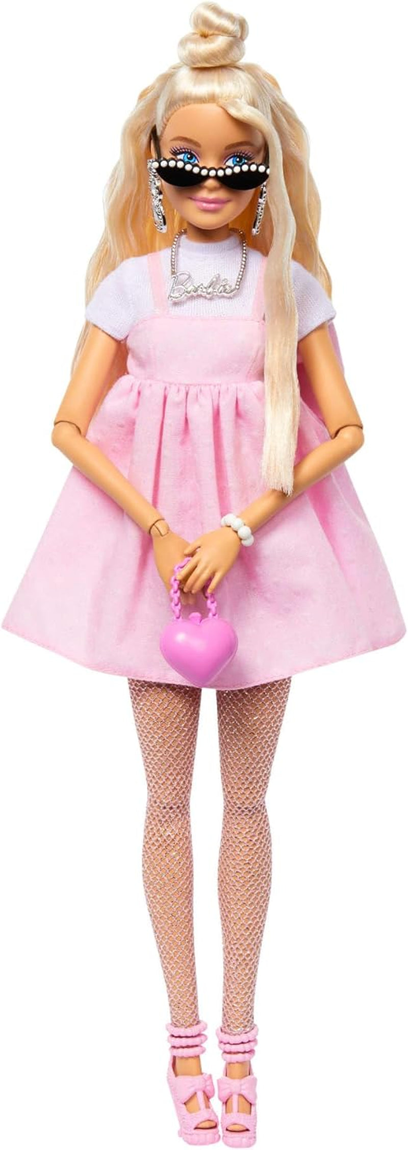 Muñeca Barbie Deluxe Estilo no. 3 con outfit Barbiecore, cabello rubio recogido en moño alto, vestido rosa pastel con lazo oversize y accesorios como medias de rejilla, HYV27 Naty Shop Dolls Blonde