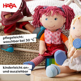 Muñeca HABA Lily Lou - Muñeca de tela suave a partir de 18 meses - 30 cm con ropa y pelo - Compañera de juegos ideal para niños pequeños - 1302842001