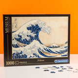 Clementoni 39378 Hokusai - La Gran Ola - Puzzle de 1000 Piezas, Colección Museo, Juego de Habilidad para Toda la Familia, Colorido Juego de Estiramientos, Puzzle para Adultos 14+ Puzzle Naty Shop
