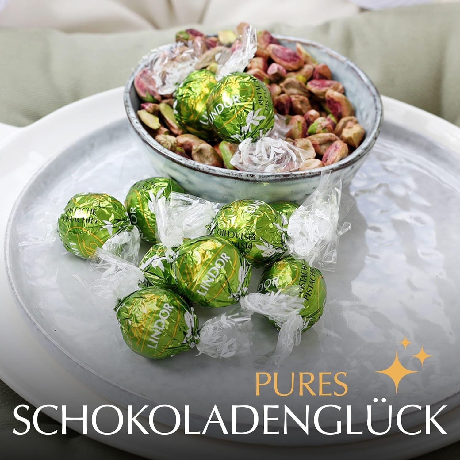 Lindt LINDOR Chocolate con Pistacho | Bolsa resellable de 1 kg | aprox. 80 bolas de chocolate con leche con relleno de crema de pistacho que se derrite en la boca | Paquete a granel, regalo de praliné