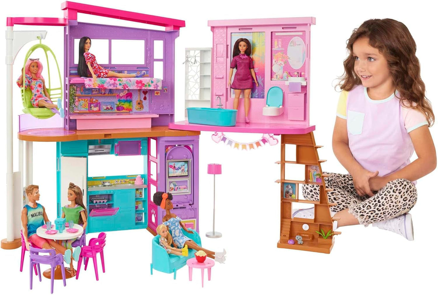 Barbie Holiday House (116 x 77,9 cm), Casa de juegos de 6 plazas, Totalmente amueblada con accesorios, muebles y ascensor, plegable y almacenamiento, muñeca, regalo para niños a partir de 3 años, HCD50