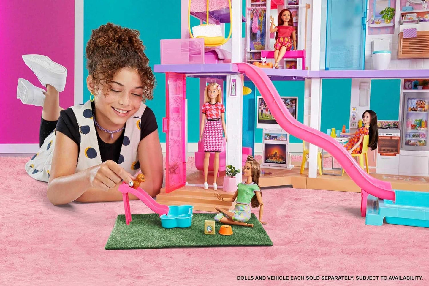 Barbie Dream House (114cm), Casa de Muñecas de 3 Pisos, Piscina, Tobogán, Elevador para Silla de Ruedas, 75 Accesorios, Muñecas, Apto como Regalo para Niños de 3 Años en Adelante, GRG93