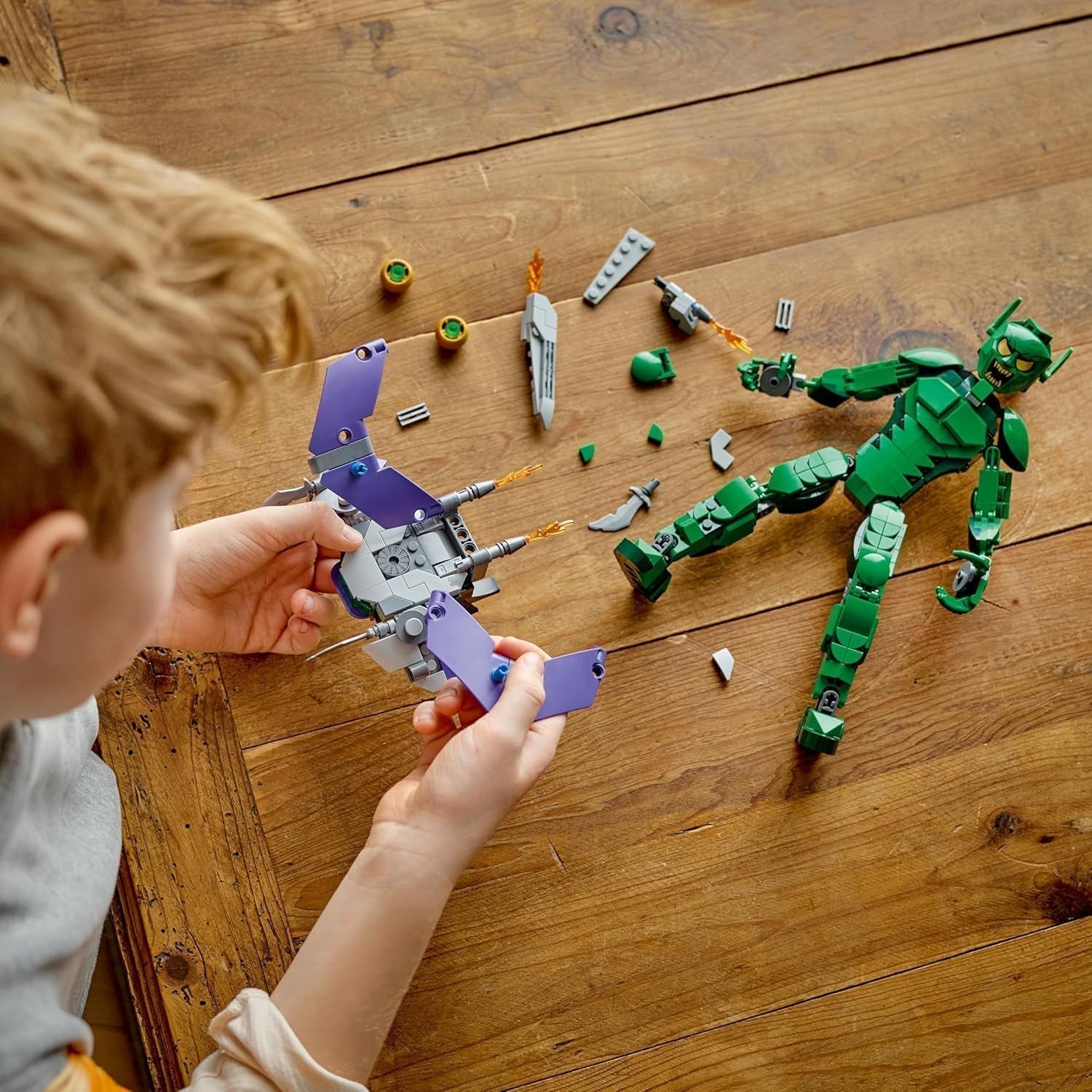 LEGO Marvel Figura de Construcción del Duende Verde, Supervillano, Juguete de Construcción Móvil para Niños a partir de 8 años, Niños y Niñas, Set del Universo Spider-Man con Deslizadores y Bombas de Calabaza, Idea de Regalo de Superhéroe 76284 Juegos de Construcción Besuche den LEGO-Store