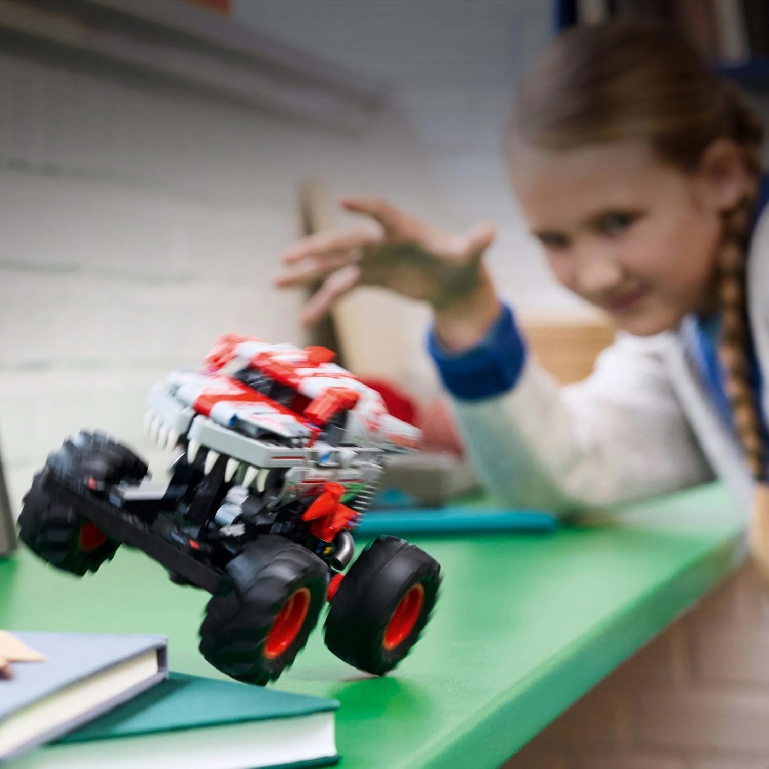LEGO Technic Monster Jam Thunderroarus Juguete retráctil Monster Truck Juguete de construcción para niños Regalo para niños y niñas a partir de 7 años 42200 Juegos de construcción Besuche den LEGO-Store