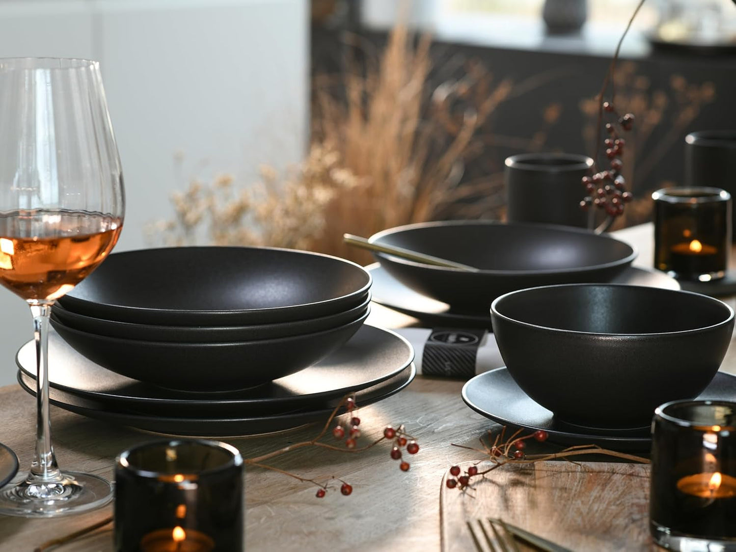 Creatable, 23146, Serie SOFT TOUCH BLACK, Vajilla de 20 Piezas, Servicio Combinado de Porcelana, Apto para Lavavajillas y Microondas, Hecho en Portugal