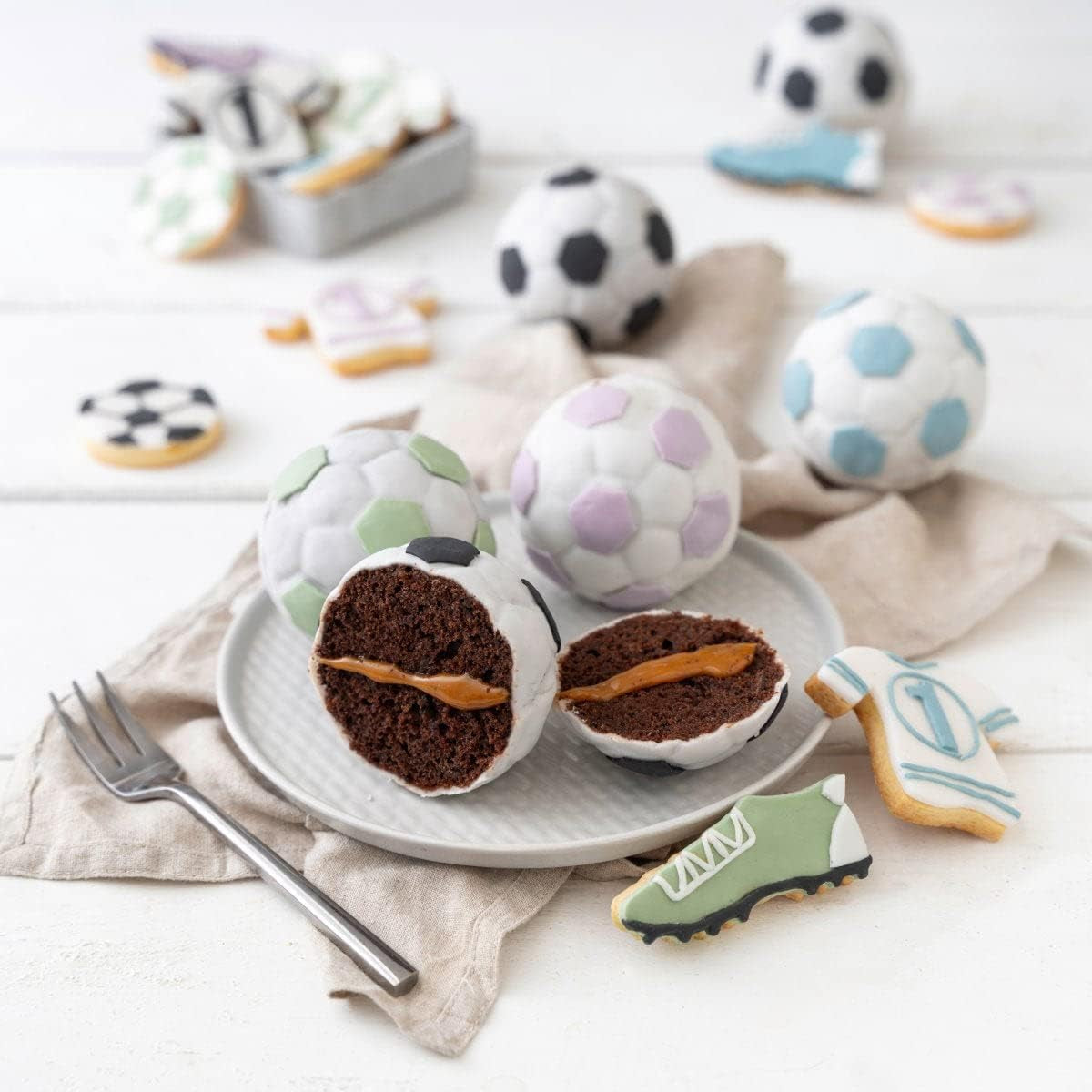 Zenker 12Er Muffinform – Muffinbackblech Für Muffins Und Cupcakes Aus Der Serie Soccer Baking– Hitzebeständiges 12Er Muffinblech Mit Antihaftbeschichtung, Schwarz Moldes y bandejas para hornear Naty Shop