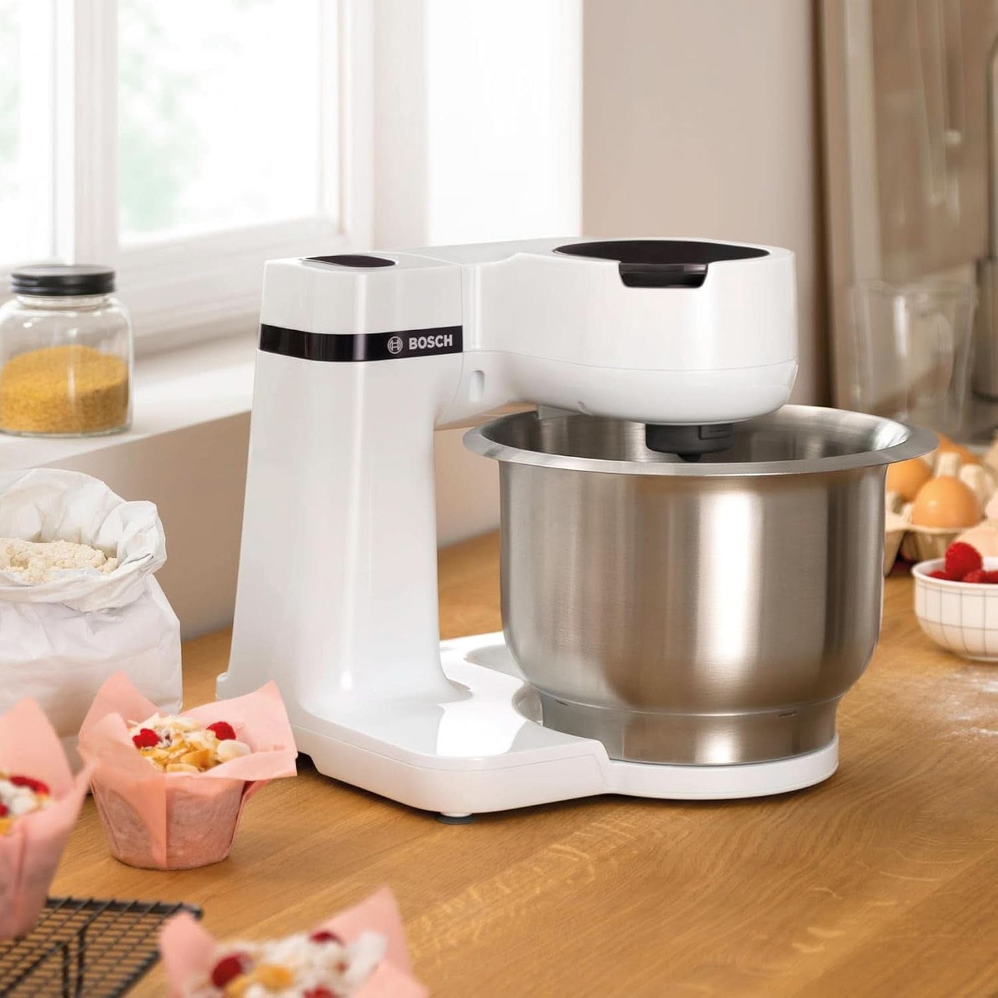 Bosch Küchenmaschine Serie 2 MUMS2EW00, Edelstahl-Schüssel 3.8 L, Planetenrührwerk, Knethaken, Schlag-, Rührbesen Edelstahl, 4 Arbeitsstufen, Durch Options Zubehör Erweiterbar, 700W, Weiß Kitchen Naty Shop