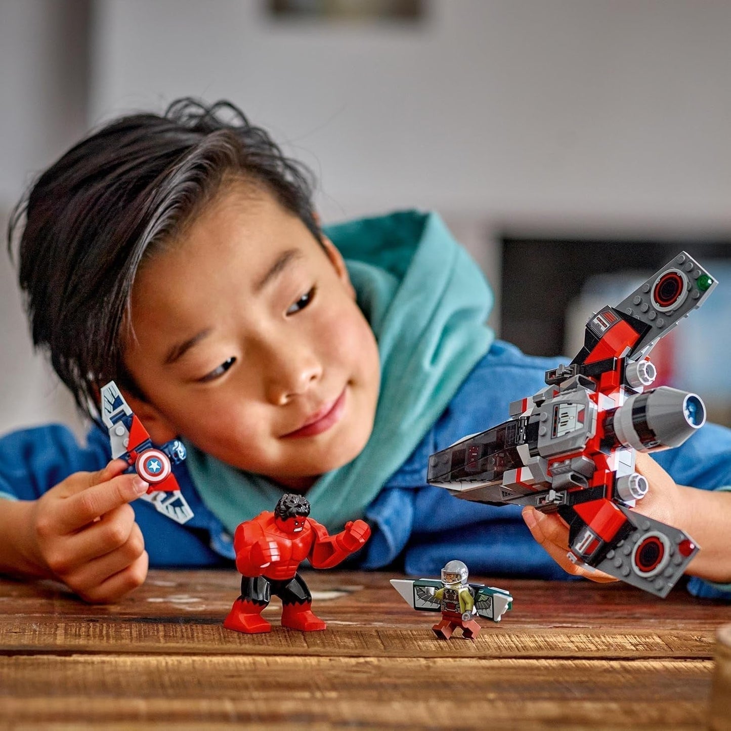 LEGO Marvel Enfrentamiento entre el Capitán América y Hulk Rojo Regalo para niños Jet Set para construir Juguete de superhéroe para niños y niñas Juguete de construcción de aventuras de 8 años 76292 Juegos de construcción Besuche den LEGO-Store