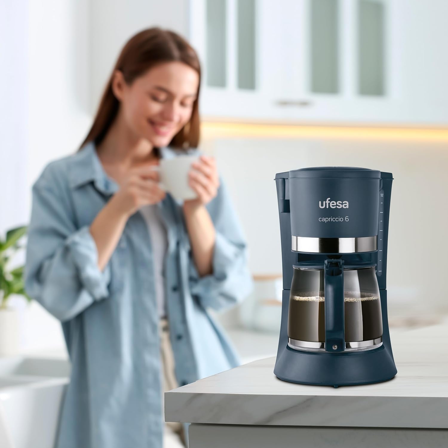 Ufesa CG7114 Cafetera de filtro Capriccio, 6 tazas, 600W, jarra 0,6L, sistema antigoteo, apagado automático, azul