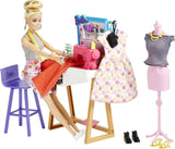Barbie HDY90 - Muñeca de diseñador de moda (30,40 cm) y estudio, más de 25 accesorios de diseño y moda, escritorio de diseño, silla, máquina de coser, muestras textiles, maniquí y más, juguete para mayores de 3 años