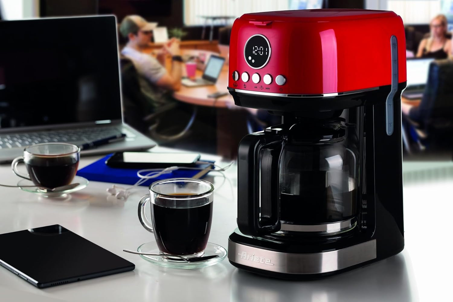 Ariete Moderna 1396 Cafetera espresso con filtro para preparar café americano hasta 15 tazas Jarra de cristal Placa calefactora Pantalla LCD Filtros extraíbles y lavables Blanco