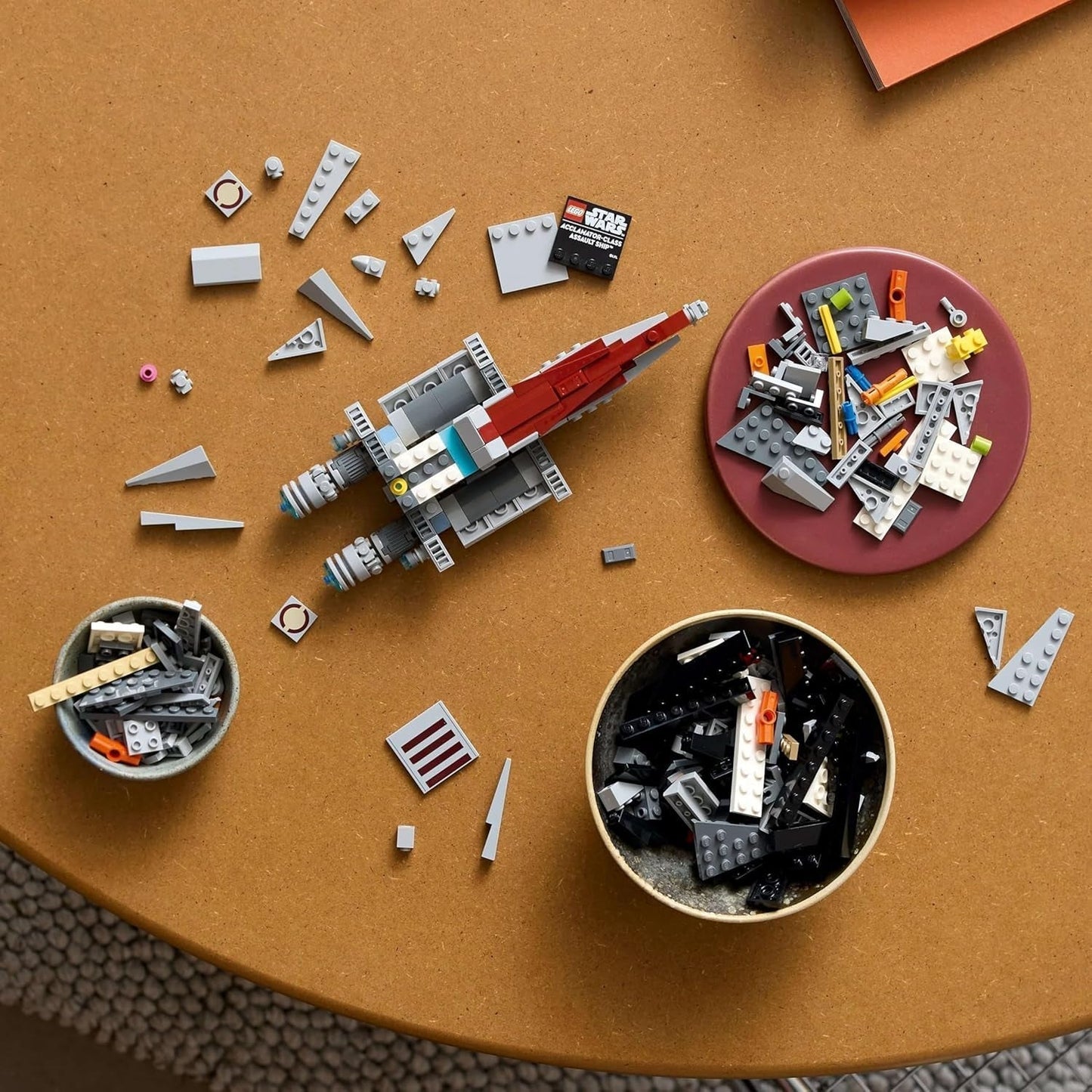 LEGO Star Wars 75404 Barco de Asalto Clase Acclamator de El Ataque de los Clones - Nave estelar para coleccionar, construir y exhibir - Set de construcción de fantasía - Regalo para fanáticos de adultos y adolescentes Juegos de construcción Besuche den LEGO-Store