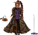 Monster High Doll House of Wolves Figura coleccionable de Clawdeen Wolf con abrigo de jacquard de piel sintética, chaqueta morada, vestido, pantalones dorados y accesorios JDR66