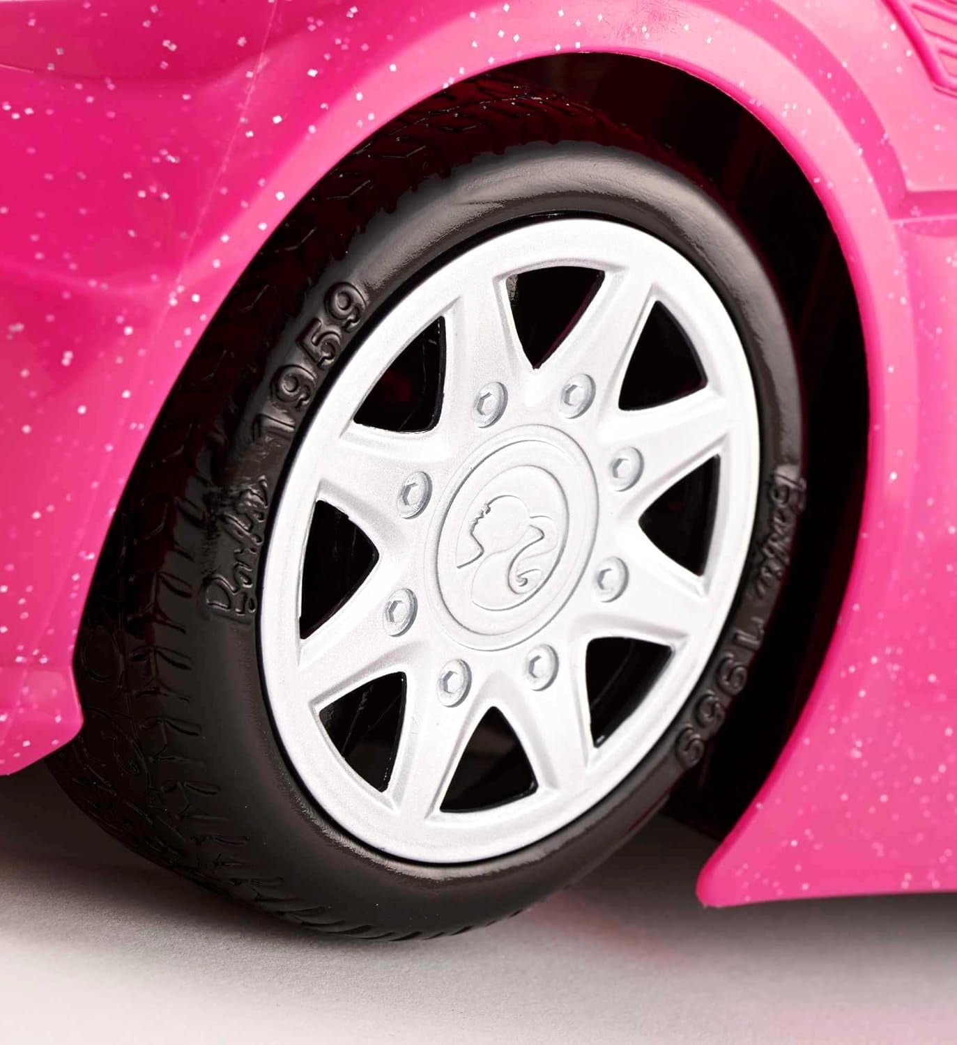 Muñeca Barbie y convertible con purpurina rosa, neumáticos realistas, logotipo, juguete para edades de 3 años en adelante, DJR55