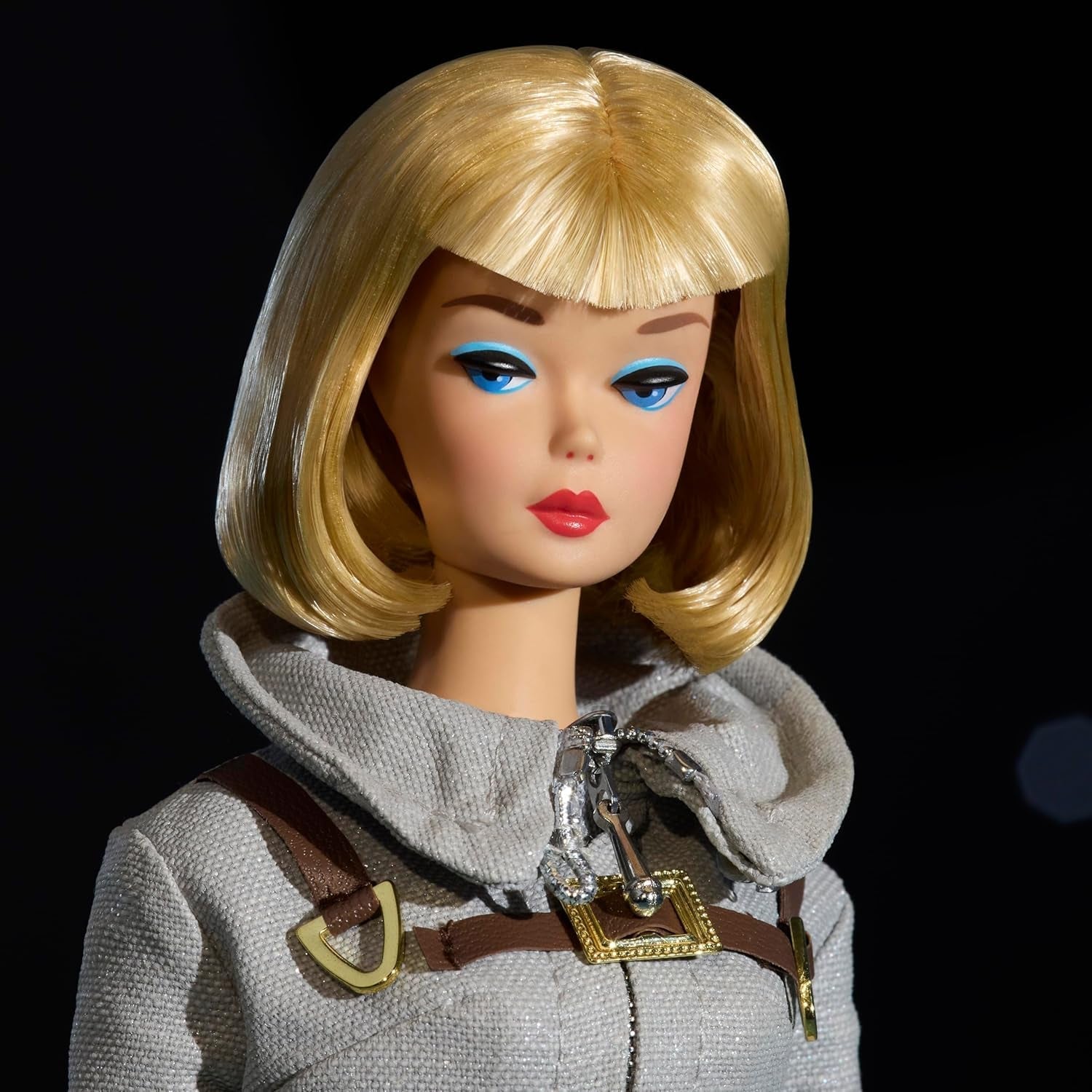 Mattel Barbie Miss Astronauta Muñeca Coleccionable con Traje Plateado, Botas Espaciales y Accesorio para Casco, Reproducción Vintage del Original de 1965, JBJ48 Naty Shop Dolls