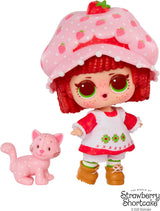 Jajaja ¡Sorpresa! Loves Strawberry Shortcake Tots - Muñecas perfumadas coleccionables con 7 sorpresas, mascota, moda, zapatos, sombrero, juego con casa convertible de Strawberry Shortcake, a partir de 4 años
