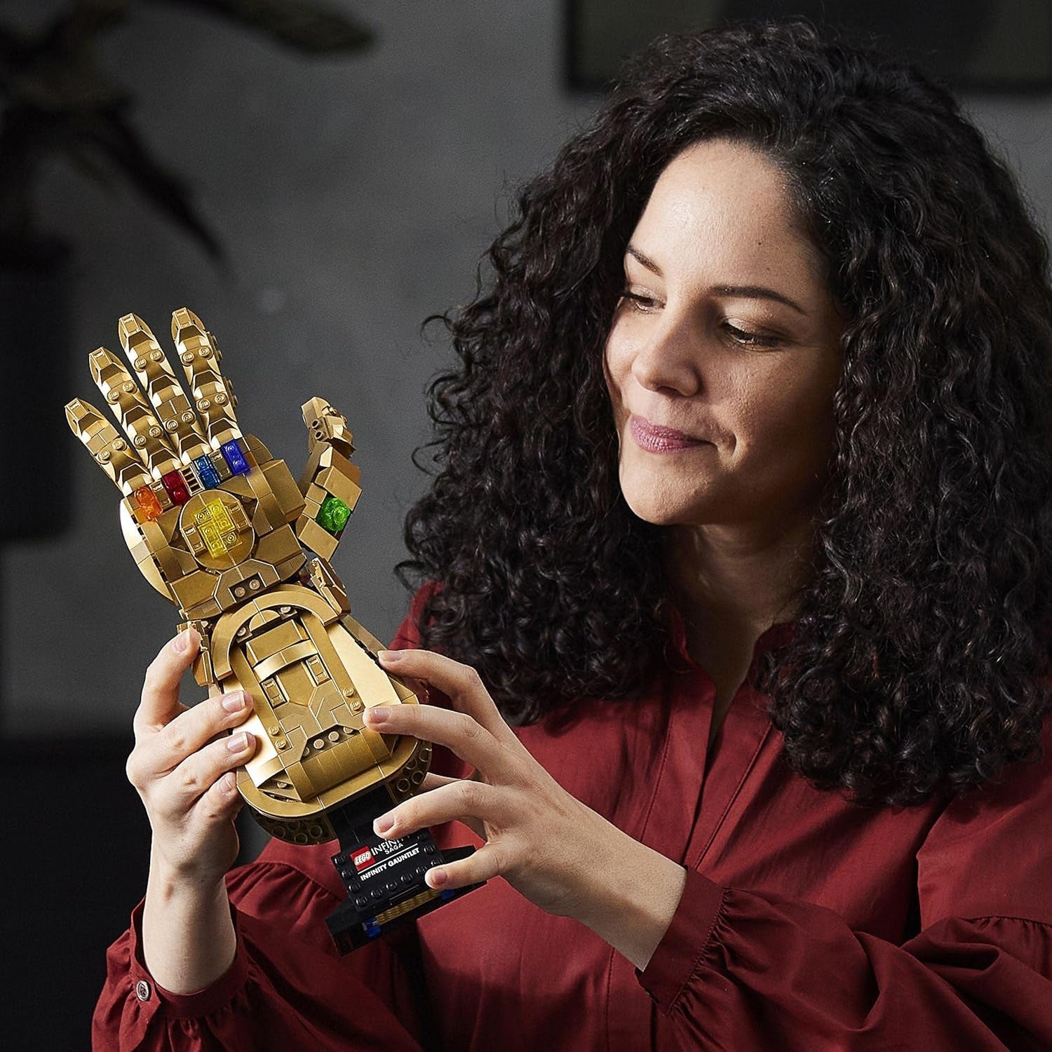 LEGO 76191 Marvel Super Heroes Infinity Glove Avengers Thanos Glove Set de construcción en miniatura para adultos Artículo para fans Regalo para hombres y mujeres Her Him Juegos de construcción Besuche den LEGO-Store