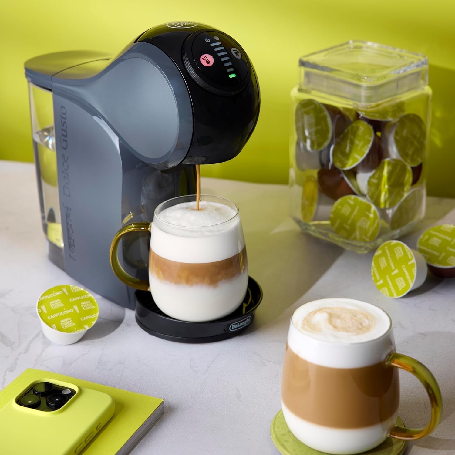 NESCAFÉ DOLCE GUSTO DeLonghi Dolce Gusto Genio S EDG226.A, Cafetera espresso de cápsulas que incluye 3 cápsulas, diseño compacto, bandeja de goteo ajustable, 0,8 l, depósito de agua extraíble, 1470 W, Antracita