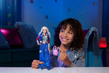 Mattel Disney Zombies 4: Dawn of the Vampires Addison Wells muñeca de moda con atuendo desmontable y 6 accesorios inspirados en películas, JFG32
