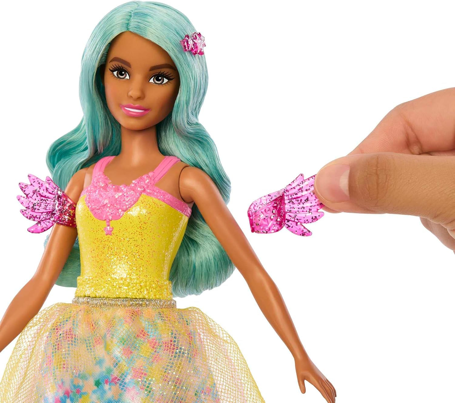 Barbie Hidden Magic - Muñeca Teresa con disfraz de hada, pelo ondulado y peine para peinarse divertida, a partir de 3 años, HLC36
