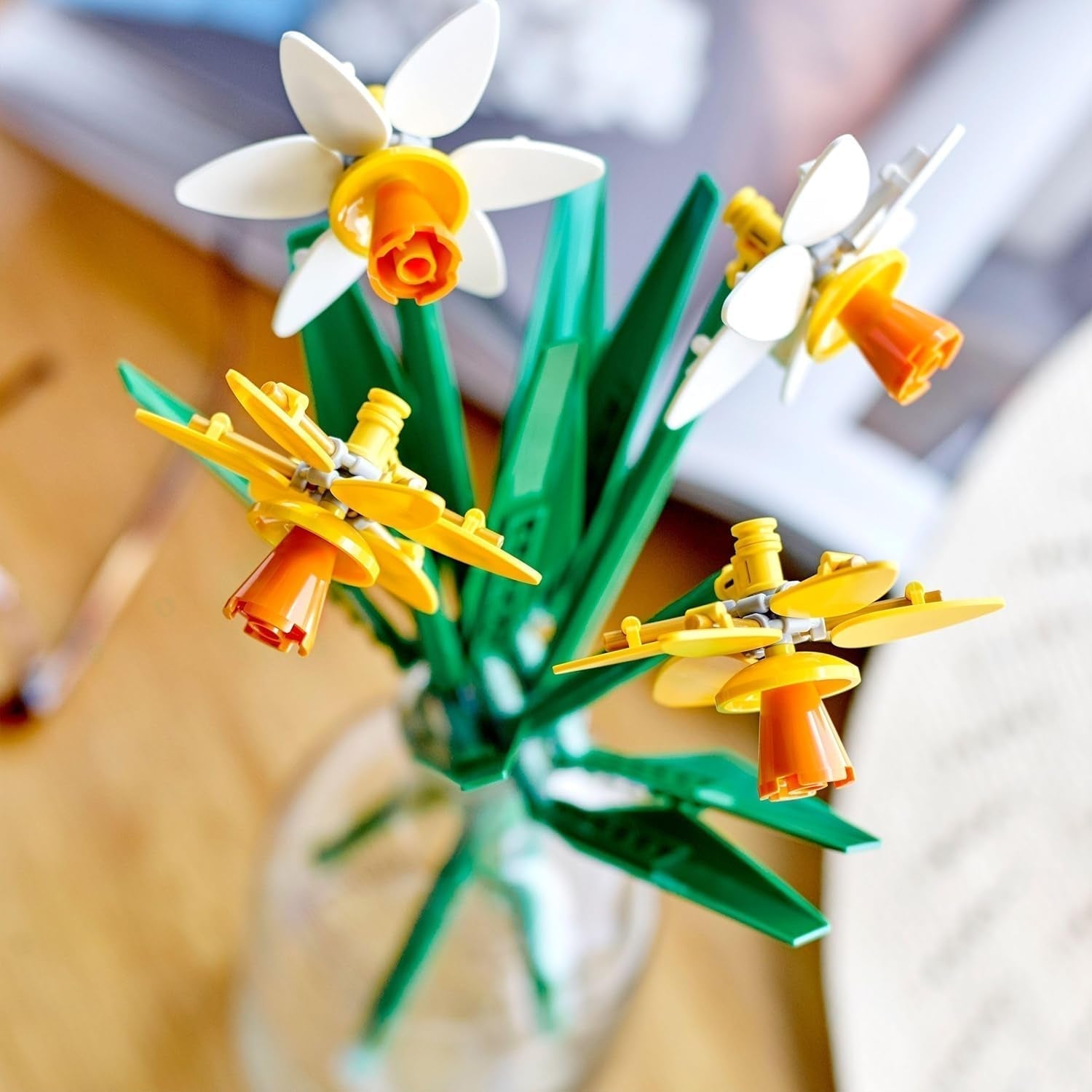 Narcisos LEGO Botanicals - Regalos de Pascua para niñas y niños - Flores artificiales para niños - Ramo de flores como decoración de la habitación o la oficina - Regalo para mujeres - 40747 Juegos de construcción Besuche den LEGO-Store